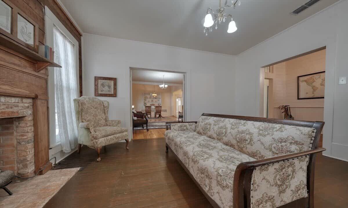 Photo of Bedroom in Lindale