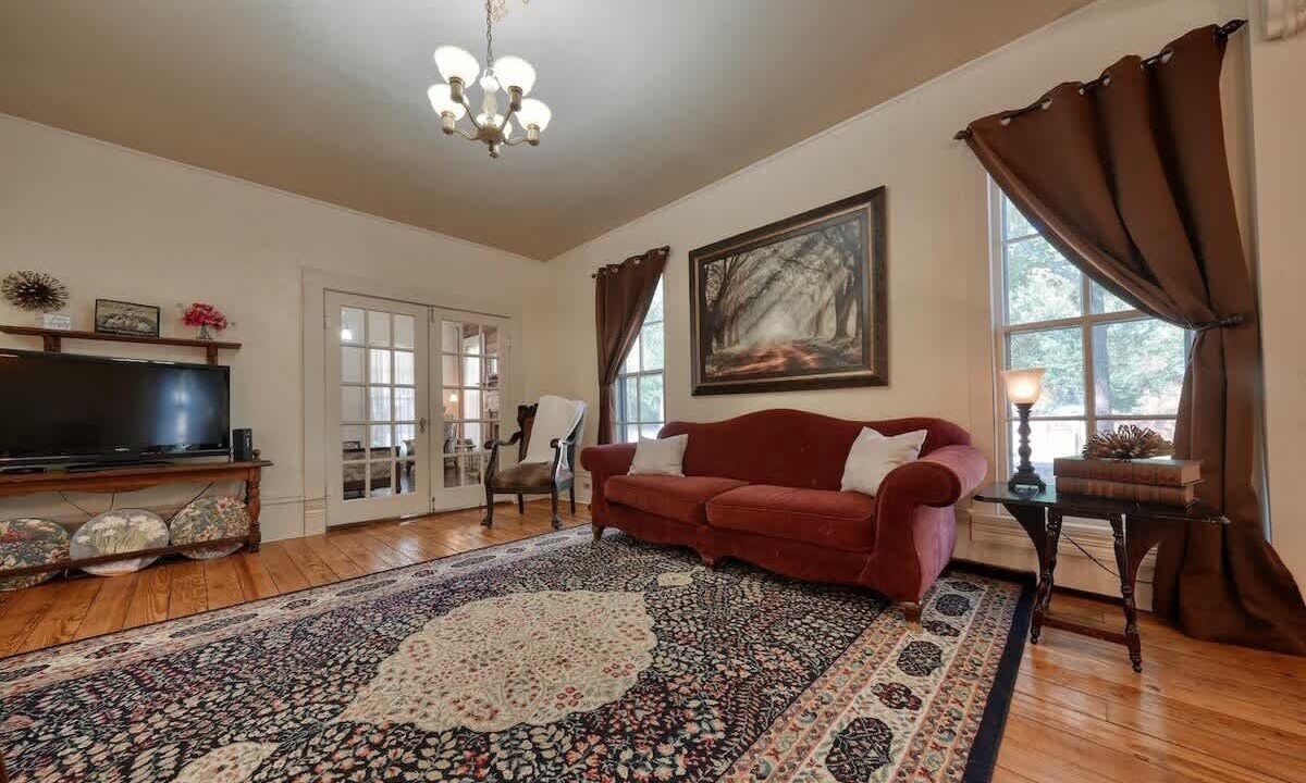 Photo of Livingroom in Lindale
