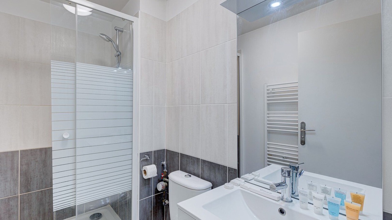 Photo of Bathroom in Montreuil