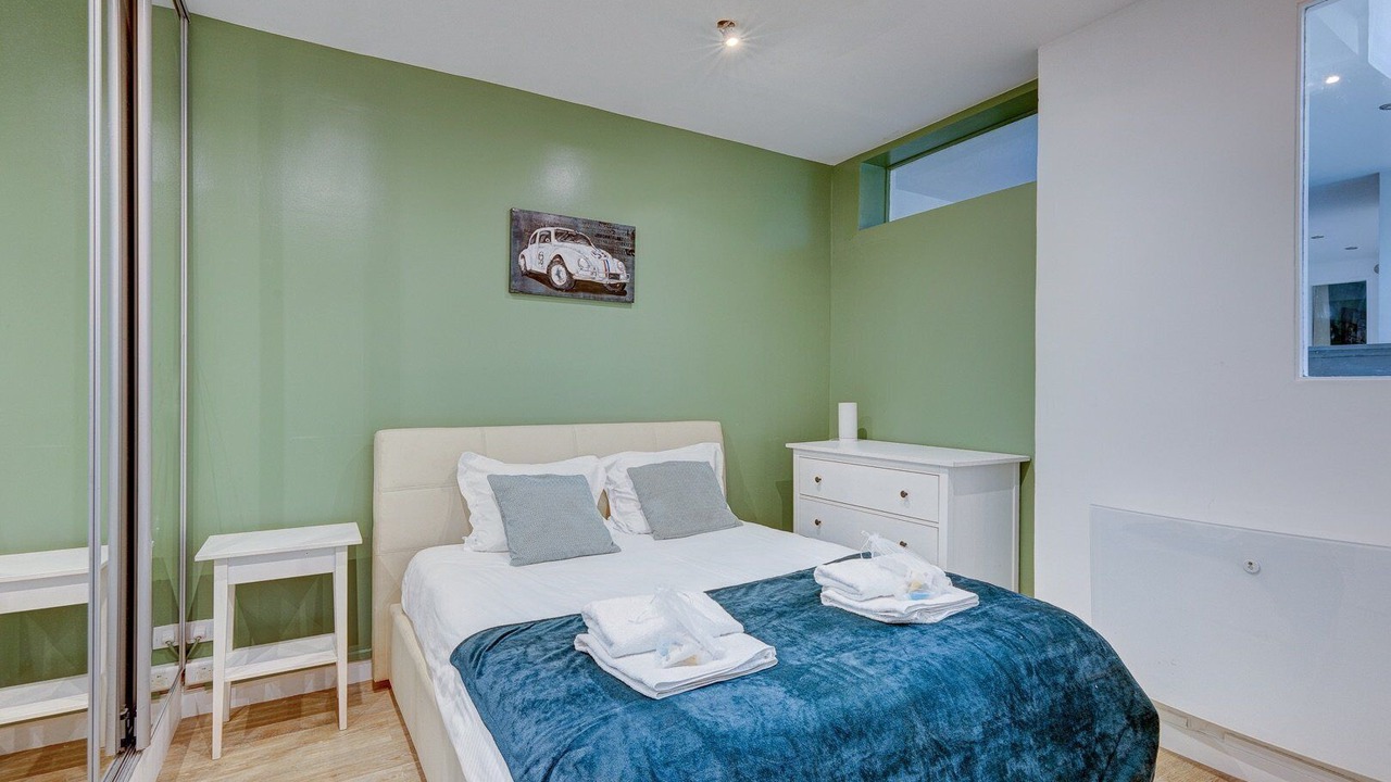 Photo of Bedroom in Quartier de la Folie-Mericourt
