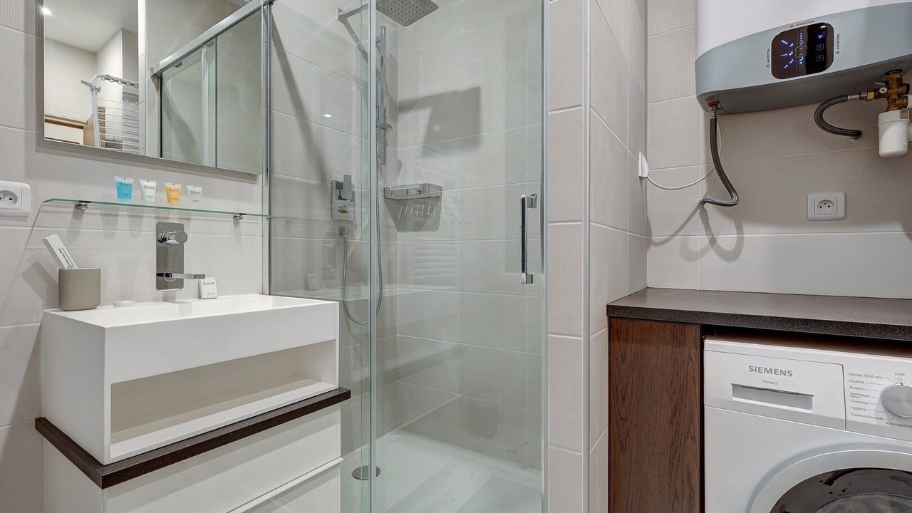 Photo of Bathroom in Quartier de la Salpetriere