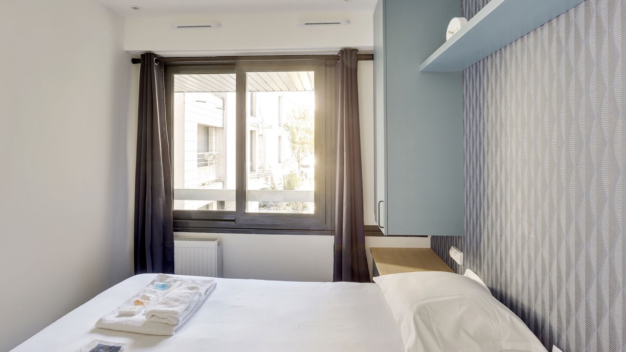 Photo of Bedroom in 15th Arrondissement