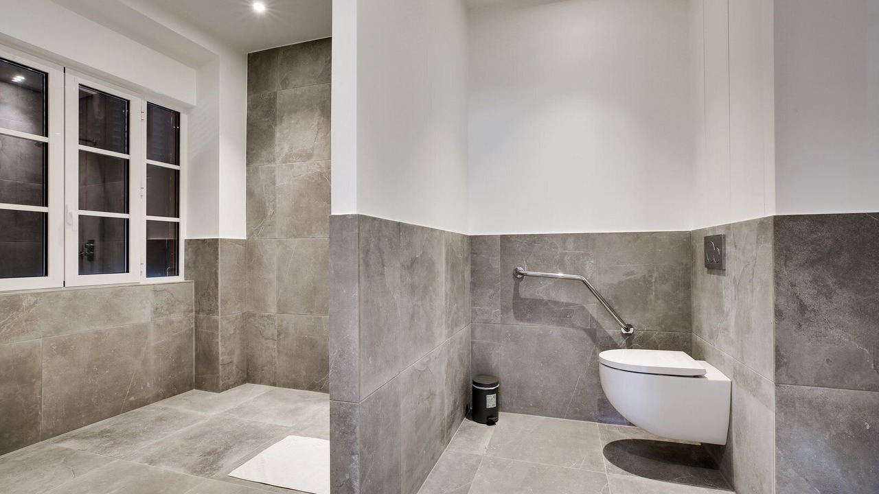 Photo of Bathroom in Quartier de la Salpetriere