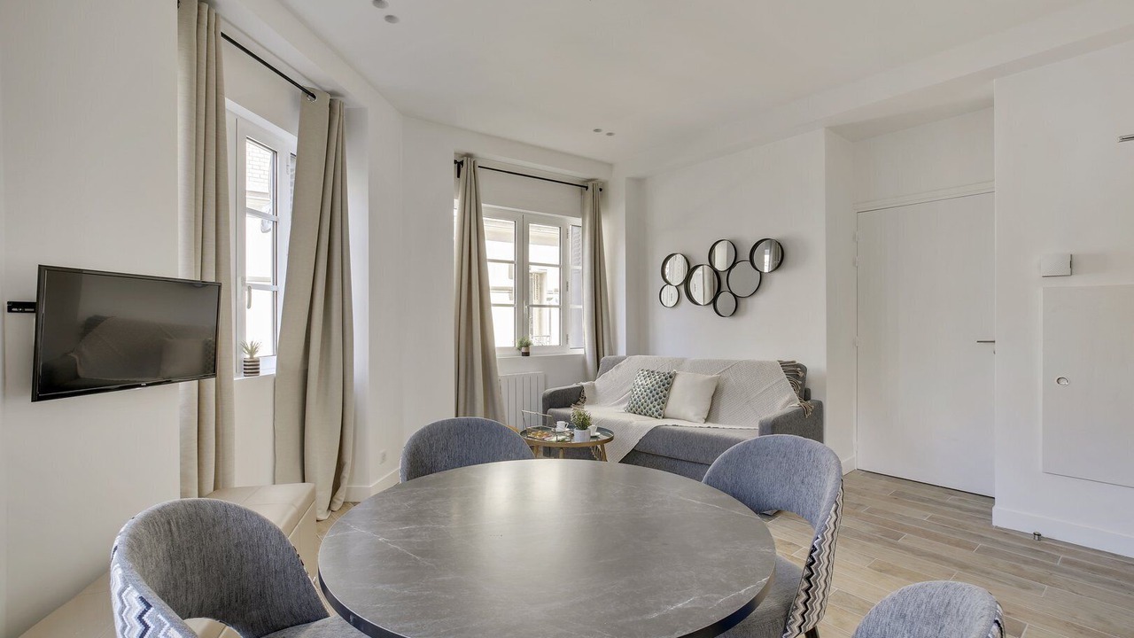 Photo of Livingroom in Quartier de la Salpetriere