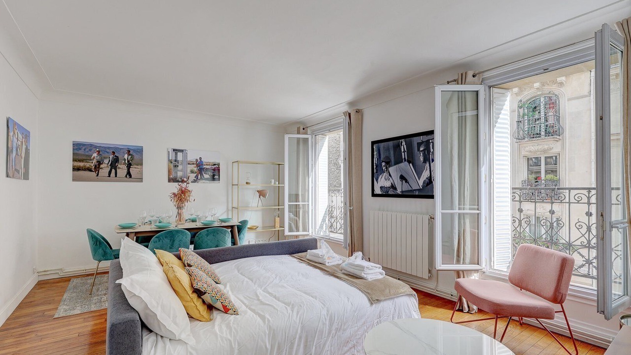Photo of Bedroom in Clignancourt