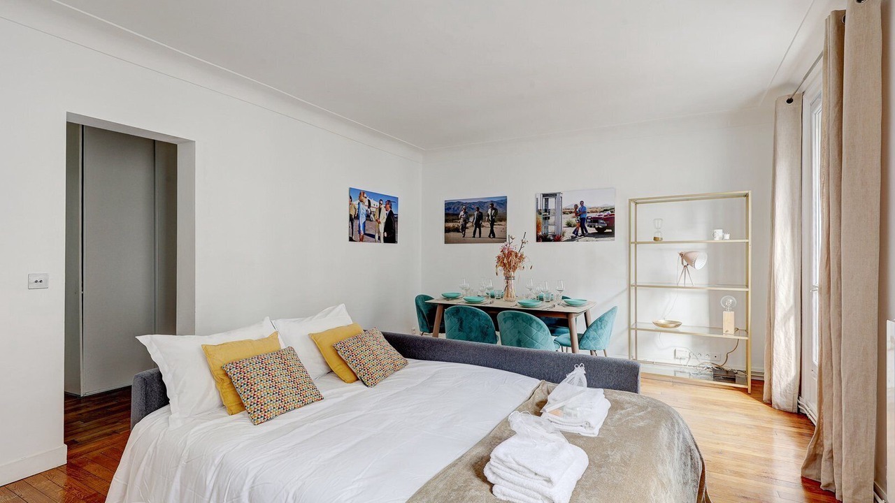 Photo of Bedroom in Clignancourt