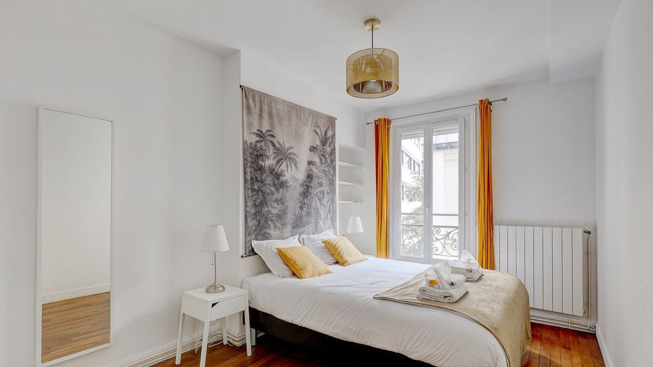 Photo of Bedroom in Clignancourt