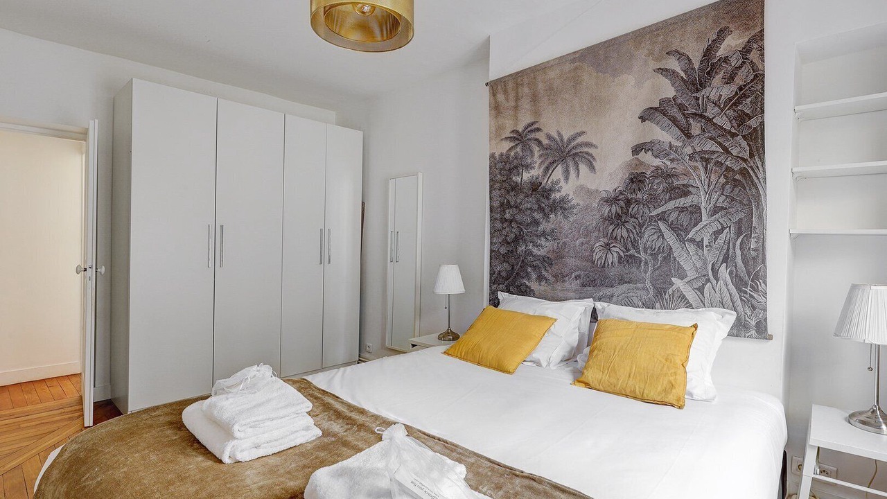 Photo of Bedroom in Clignancourt