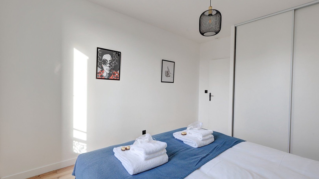 Photo of Bedroom in Suresnes