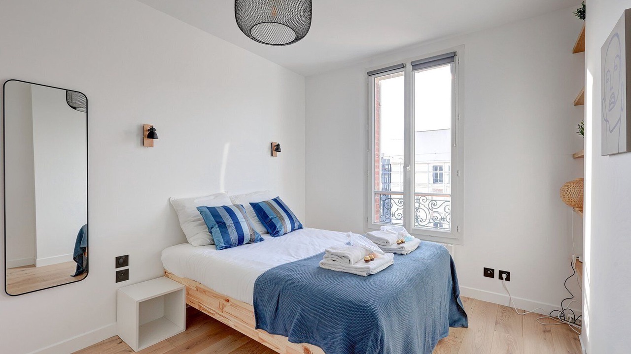 Photo of Bedroom in Suresnes