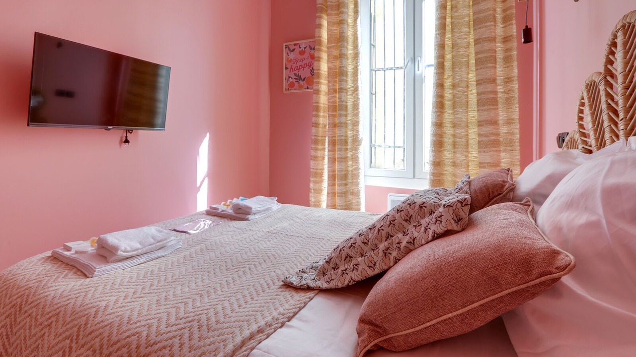 Photo of Bedroom in Arts-et-Metiers