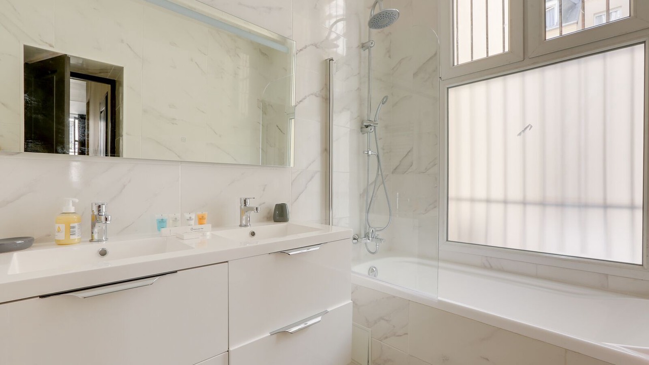 Photo of Bathroom in Arts-et-Metiers