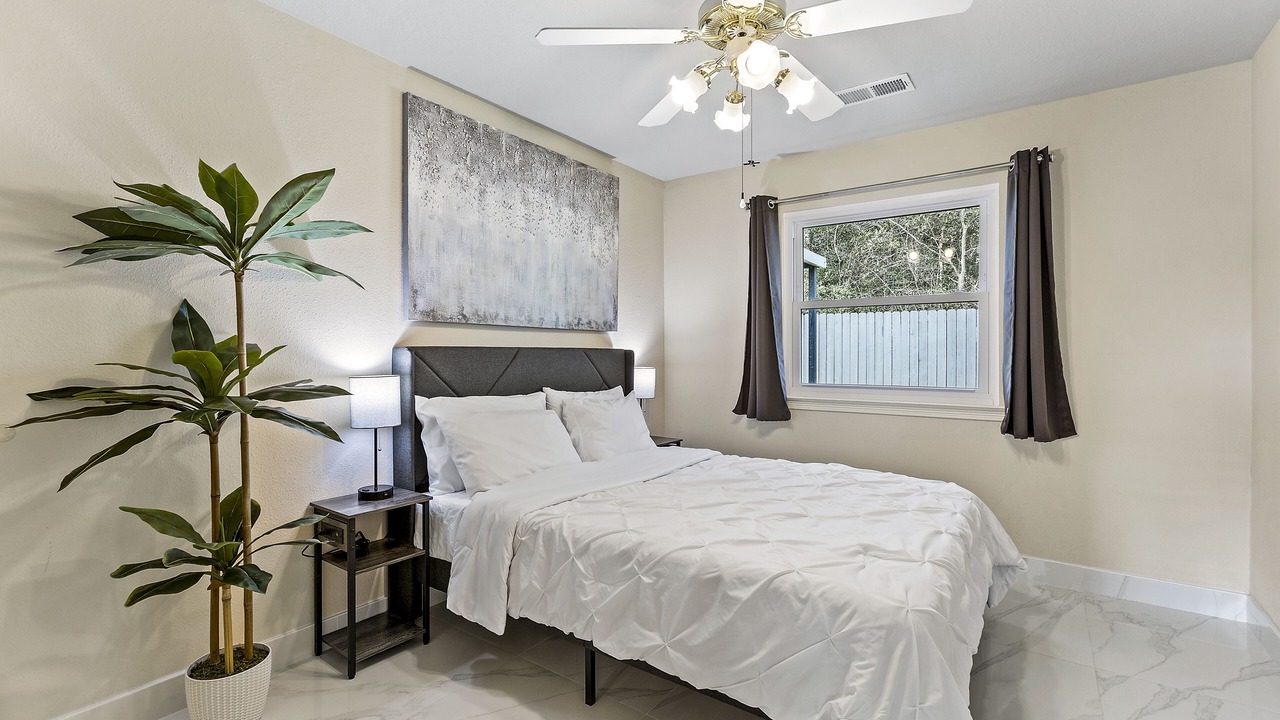 Photo of Bedroom in Humble