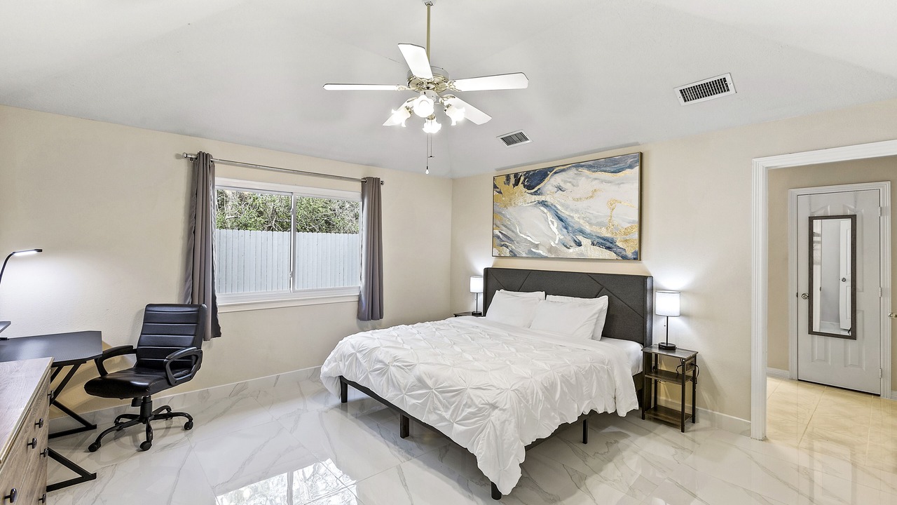 Photo of Bedroom in Humble