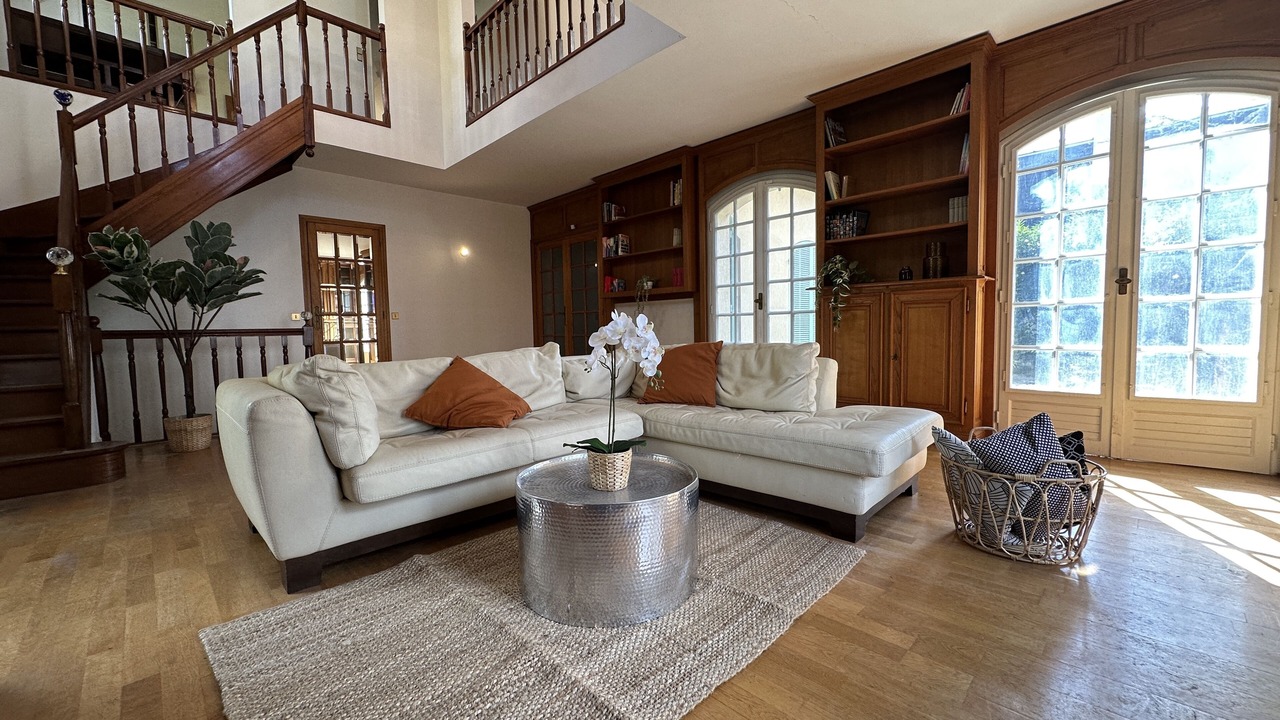 Photo of Livingroom in Cachan