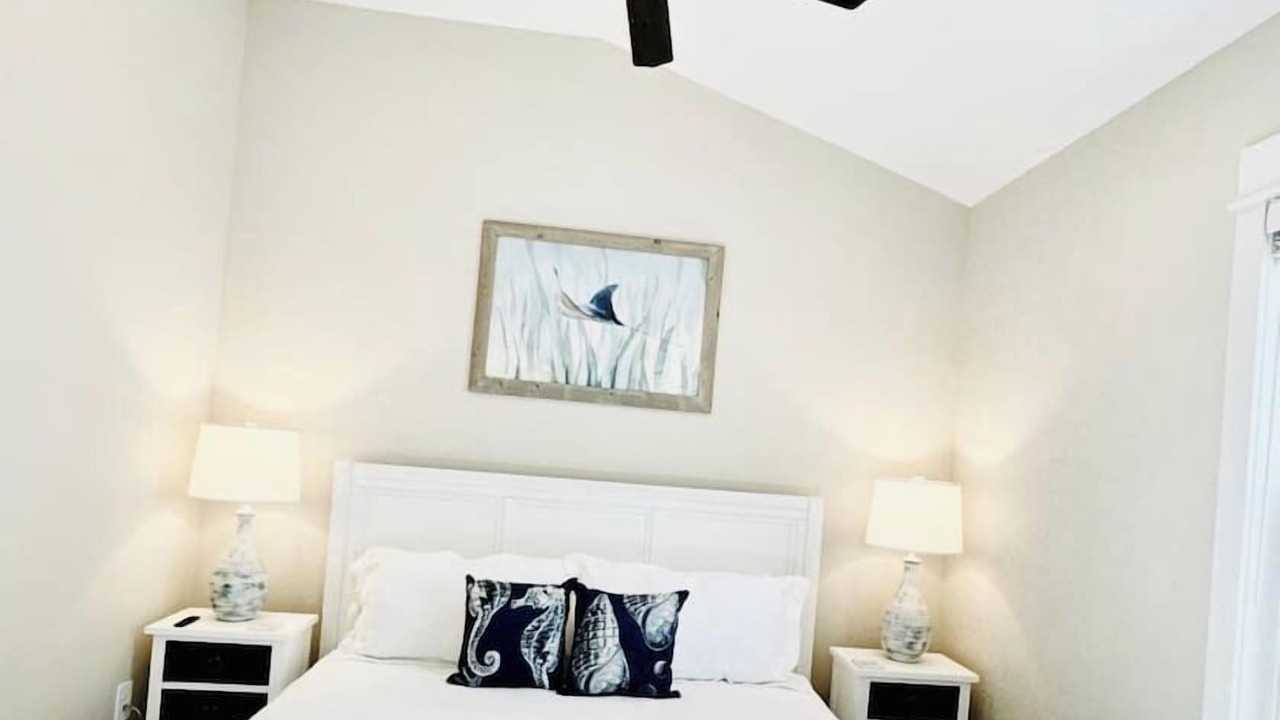 Photo of Bedroom in Corolla Light