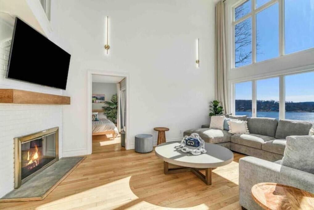 Photo of Livingroom in Brookfield