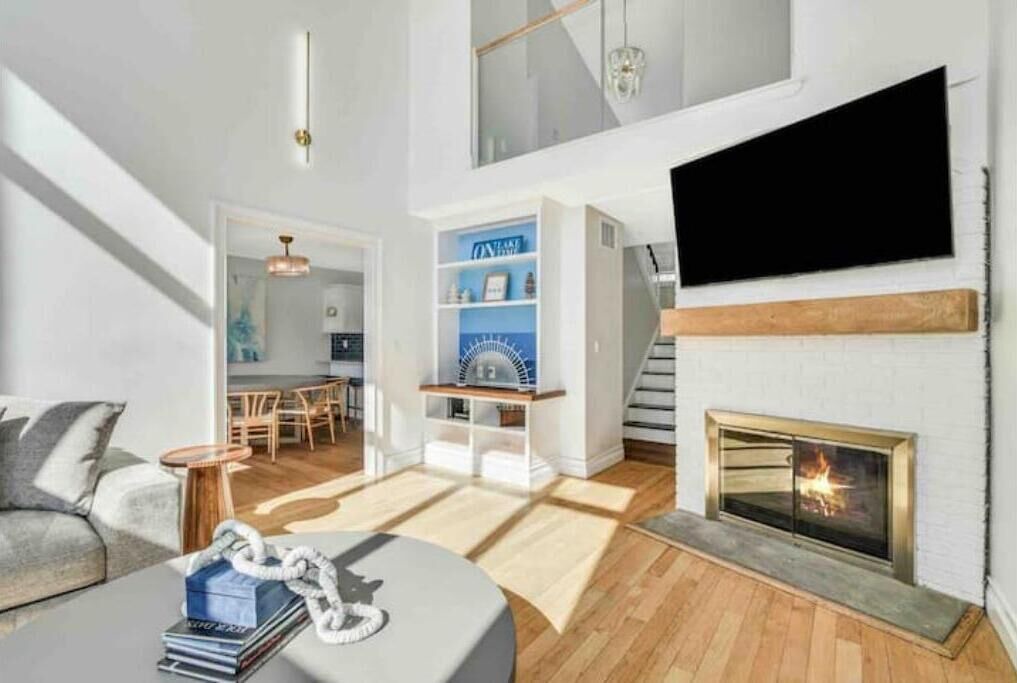 Photo of Livingroom in Brookfield