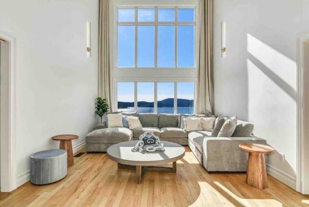 Photo of Livingroom in Brookfield