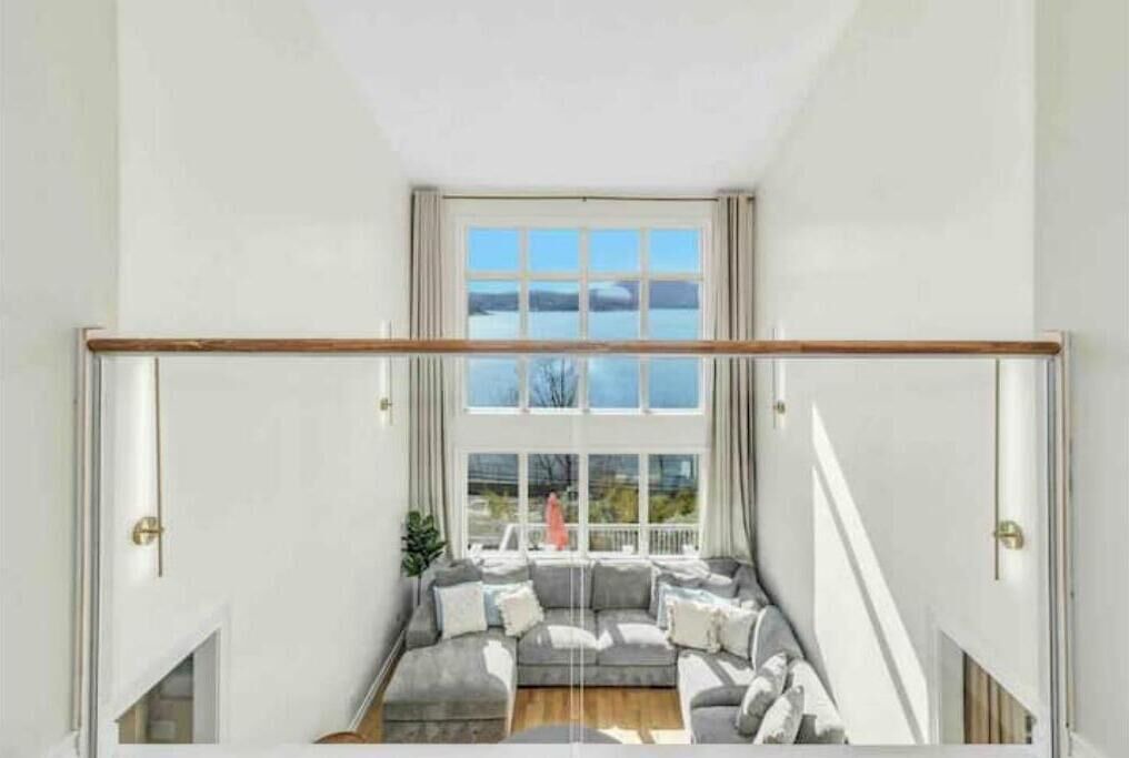 Photo of Livingroom in Brookfield