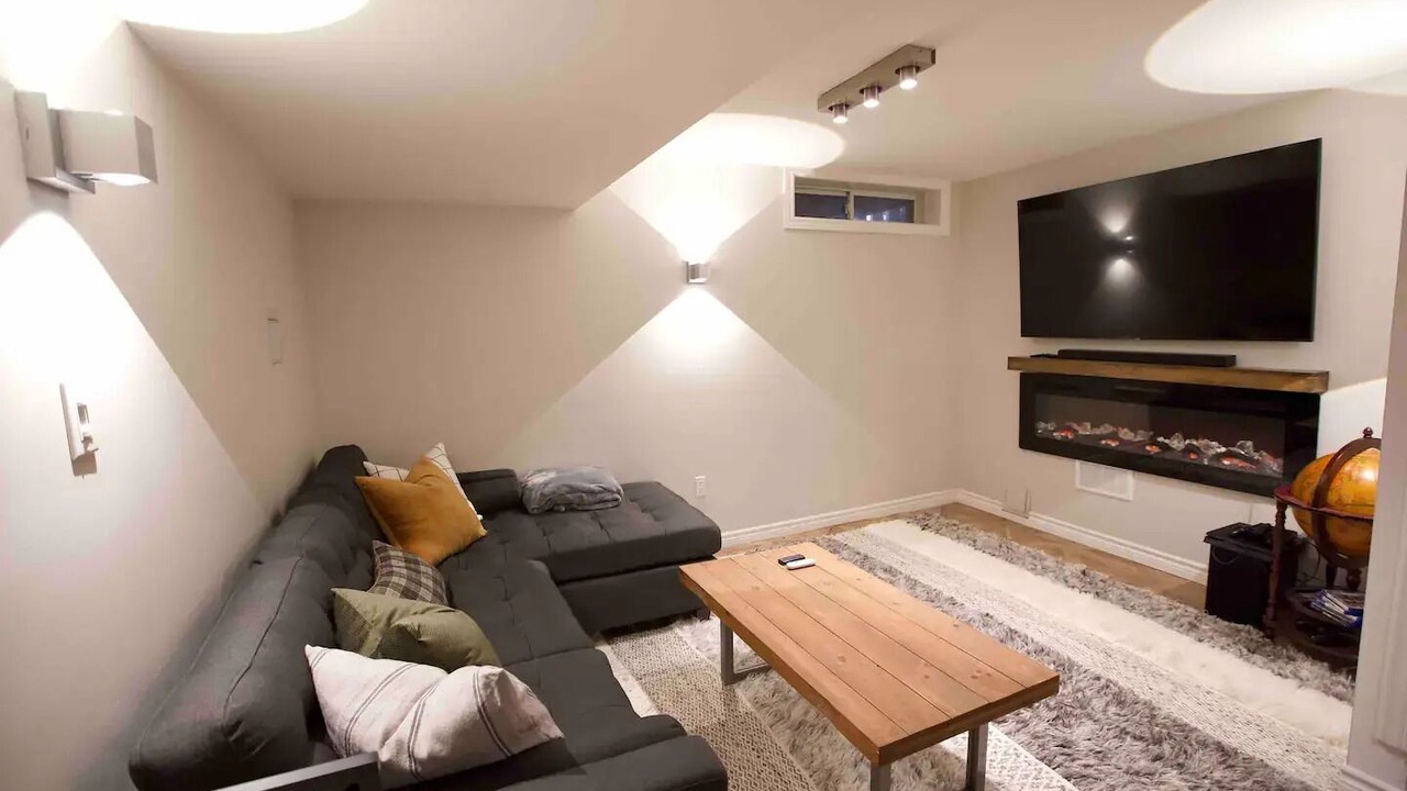 Photo of Livingroom in Leslieville