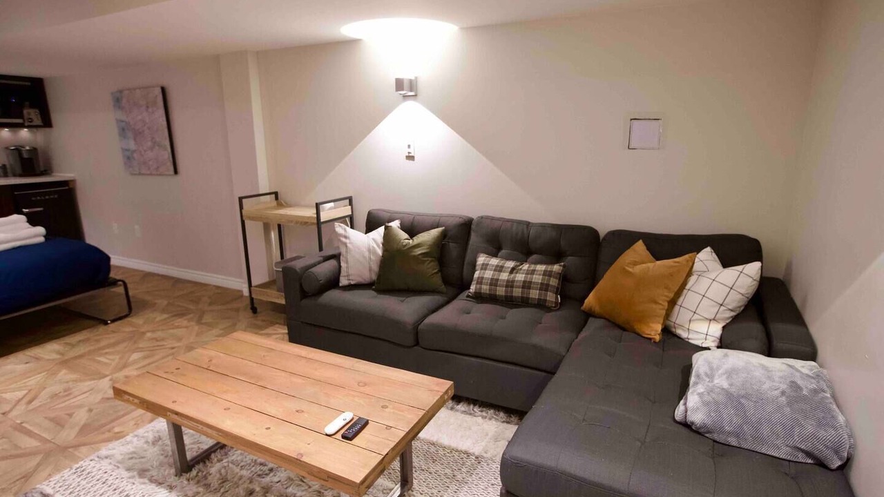 Photo of Livingroom in Leslieville