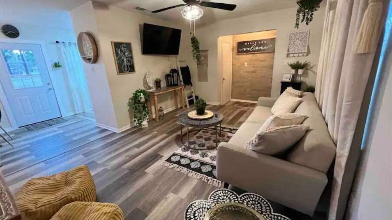 Photo of Livingroom in Pooler