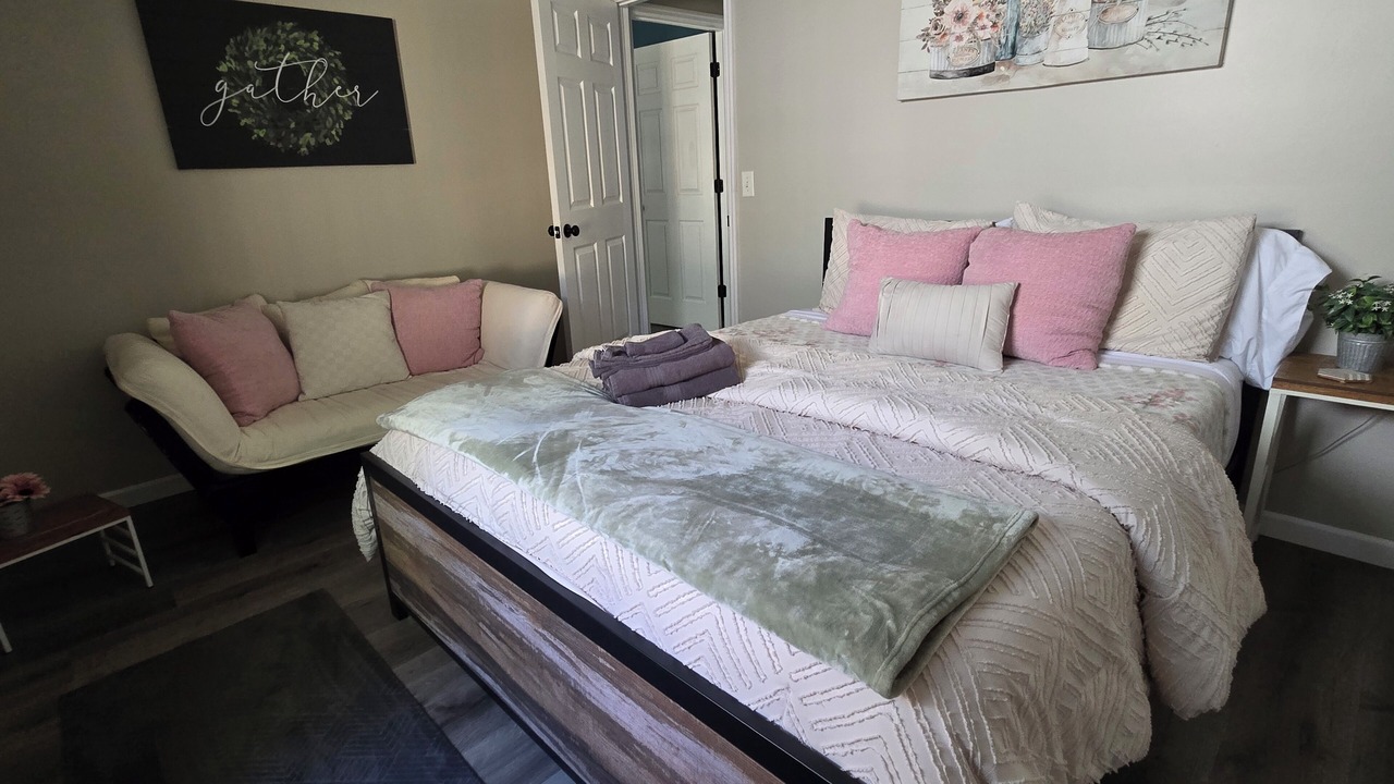 Photo of Bedroom in Pooler
