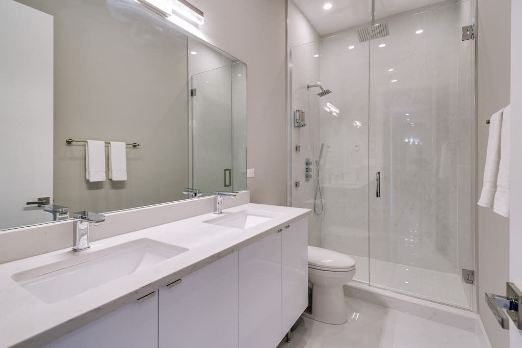 Photo of Bathroom in River North
