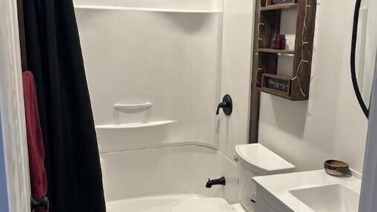 Photo of Bathroom in Chisholm