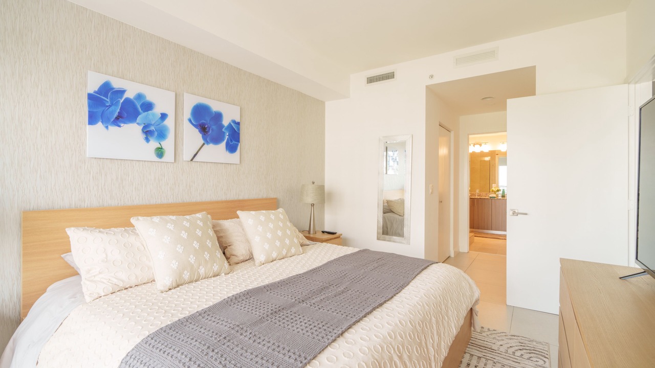 Photo of Bedroom in Ludlam
