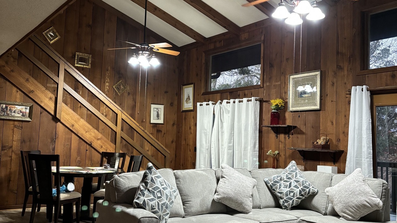 Photo of Livingroom in Chatsworth