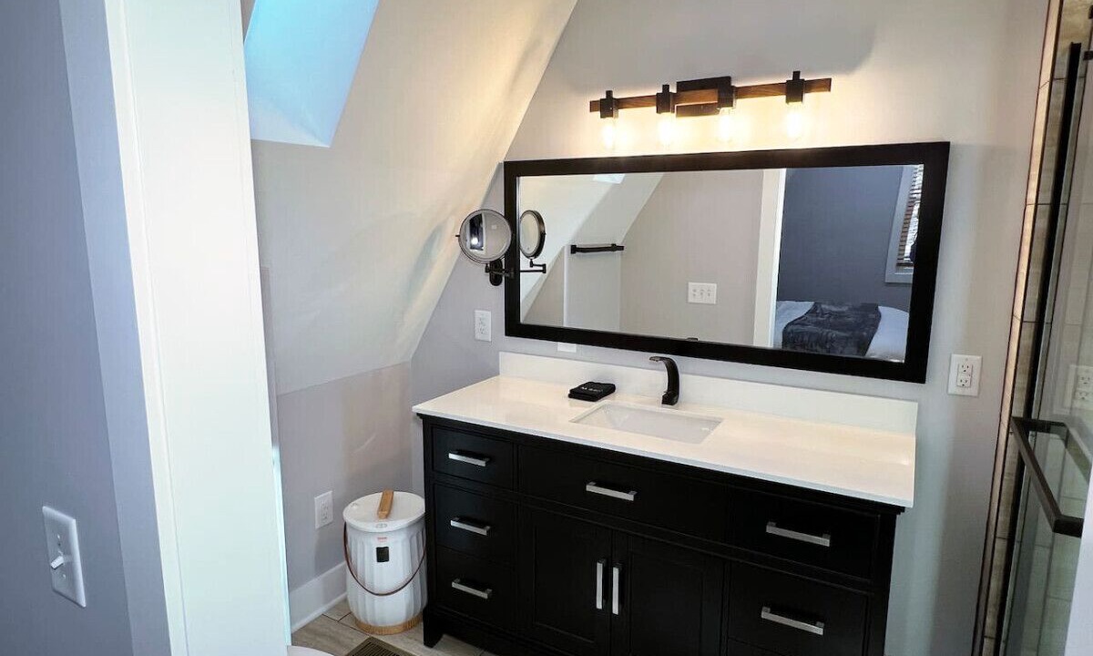 Photo of Bathroom in Seneca