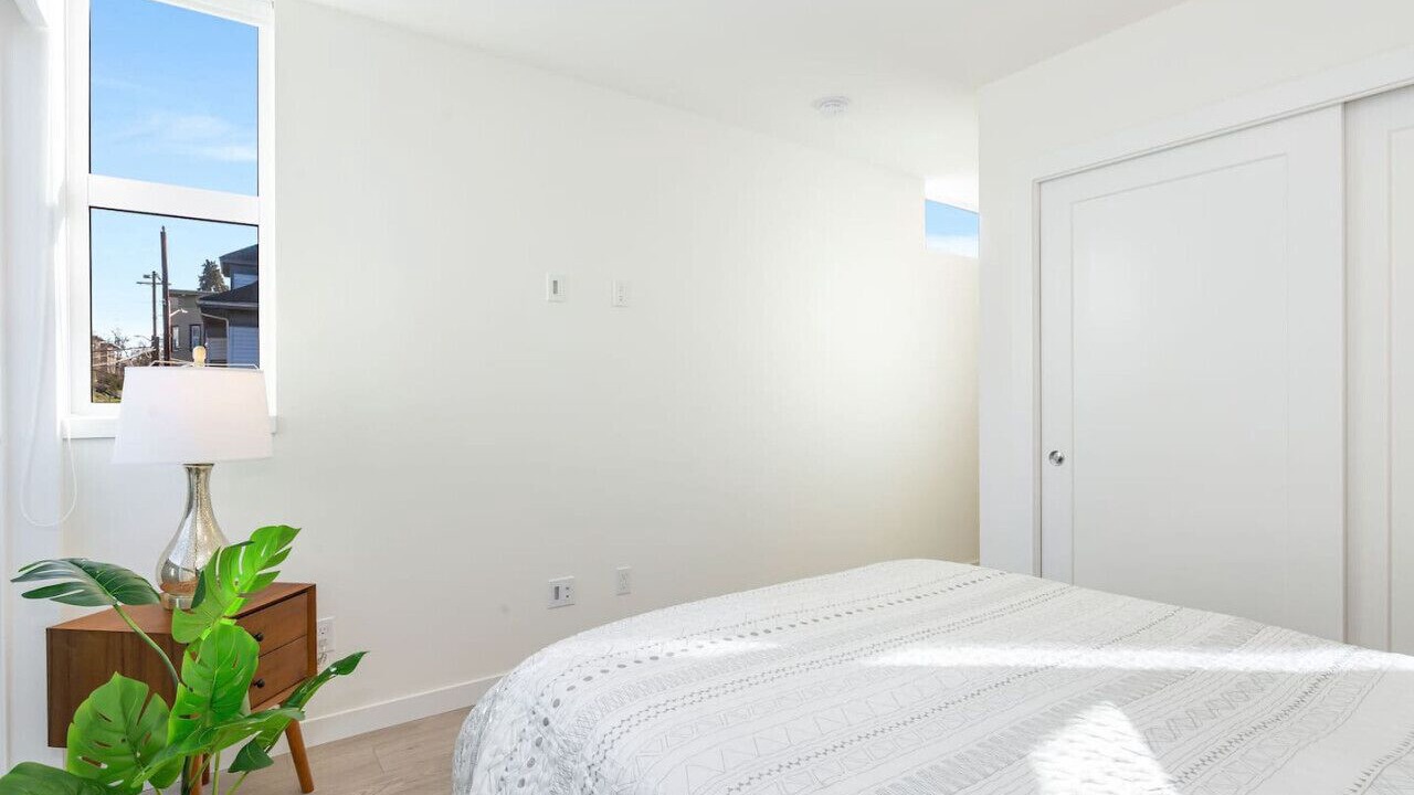 Photo of Bedroom in Broadway