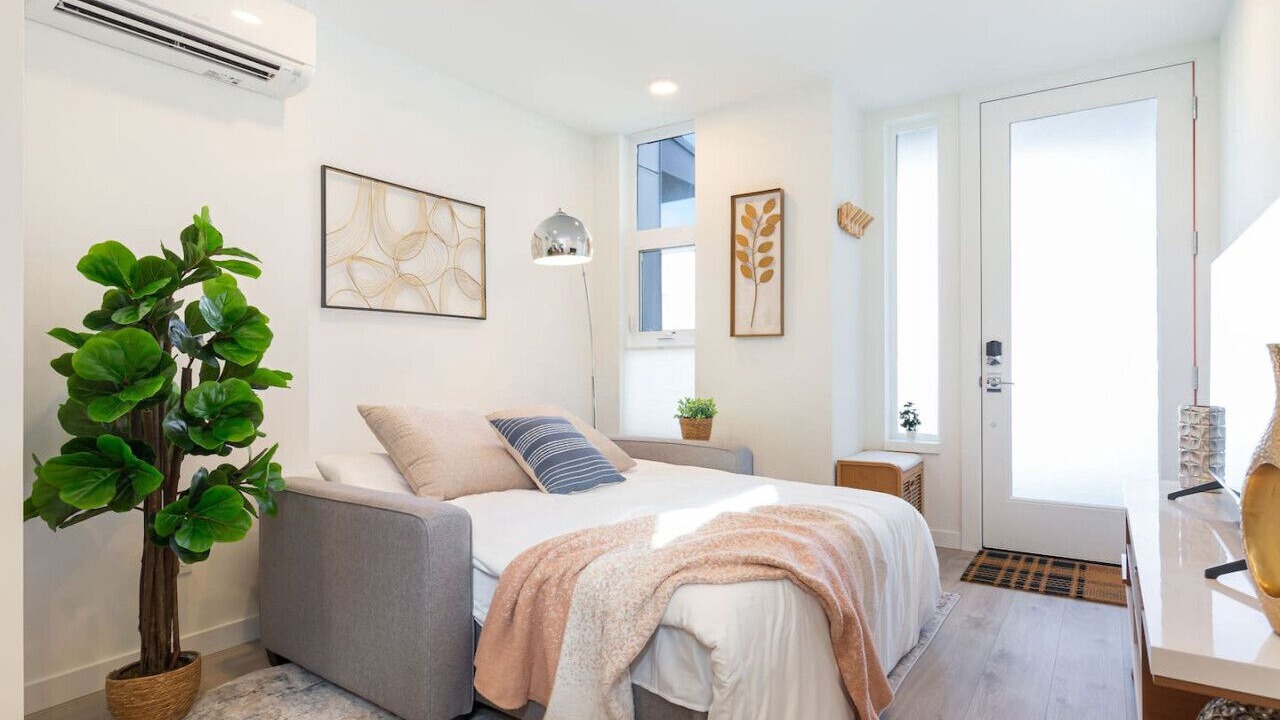 Photo of Bedroom in Broadway