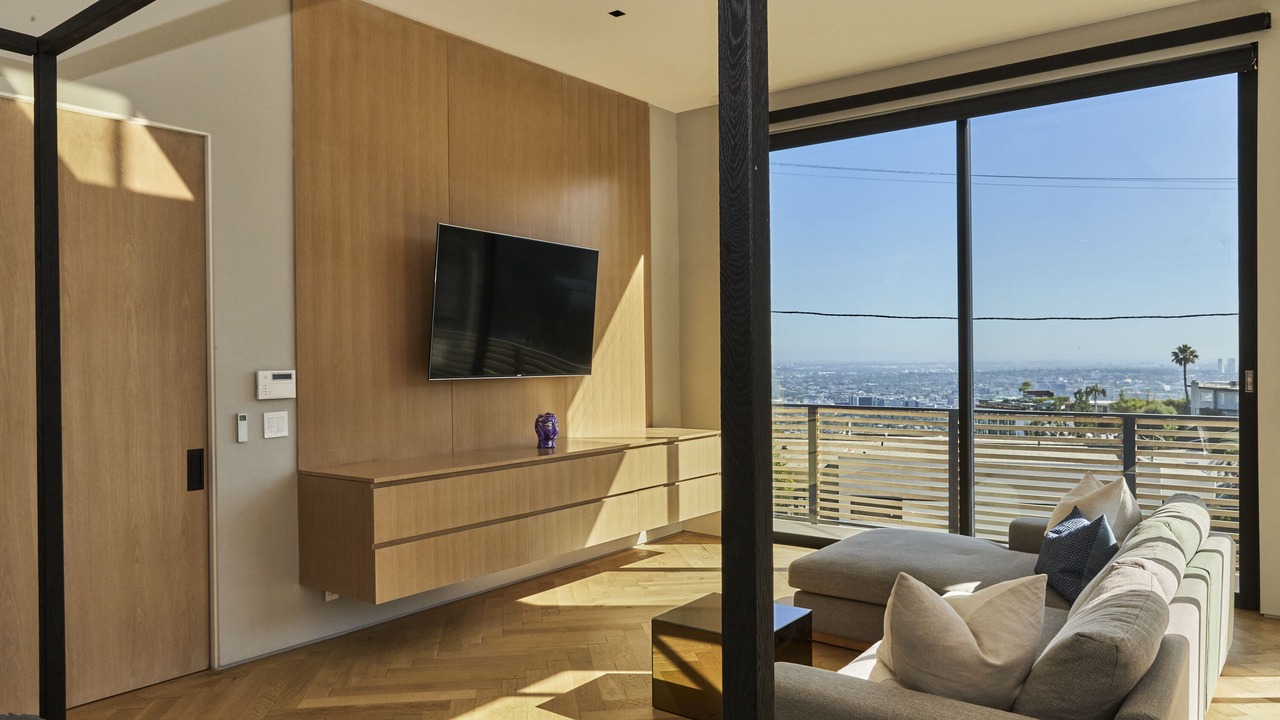 Photo of Livingroom in Hollywood Hills West