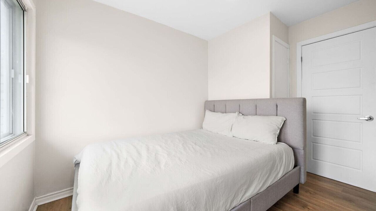Photo of Bedroom in Cote-Saint-Luc