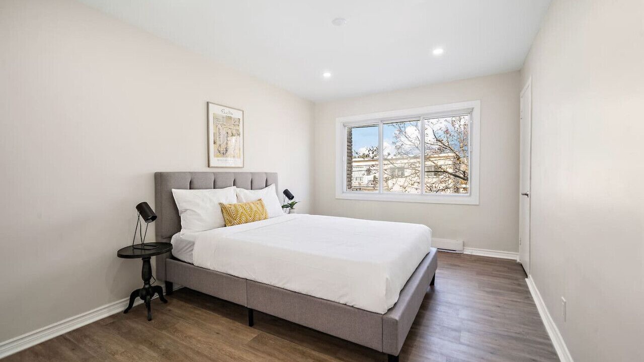 Photo of Bedroom in Cote-Saint-Luc