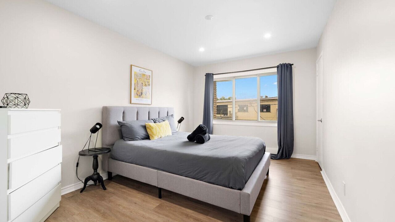 Photo of Bedroom in Cote-Saint-Luc