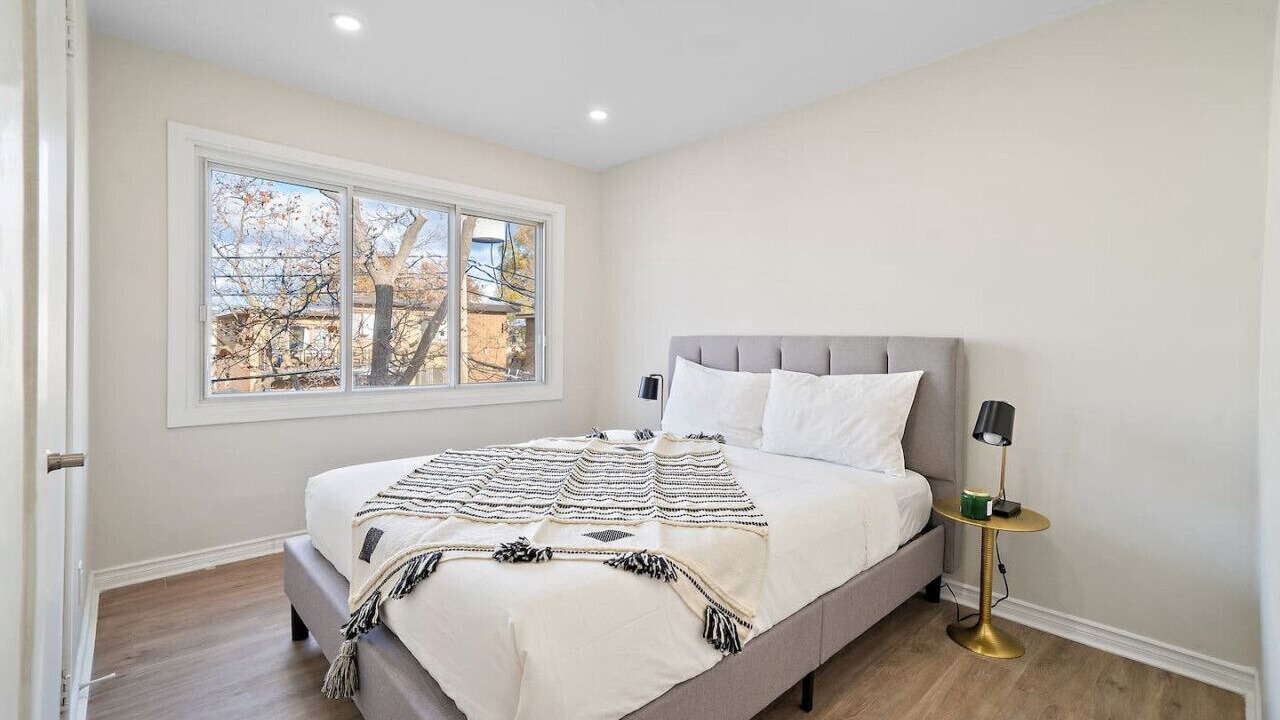Photo of Bedroom in Cote-Saint-Luc