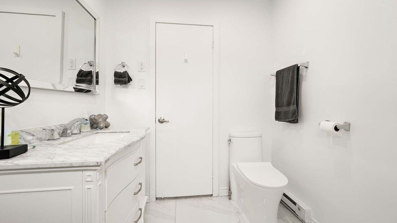 Photo of Bathroom in Cote-Saint-Luc