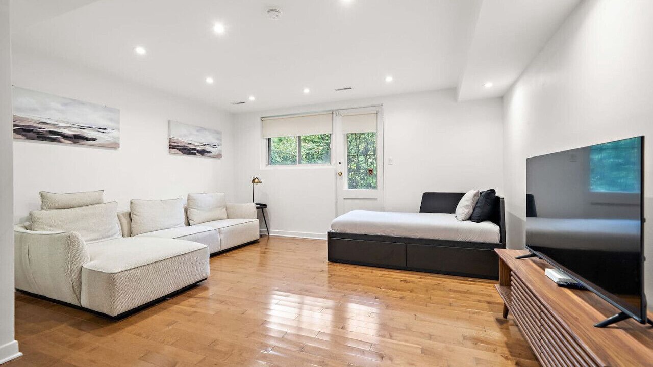 Photo of Bedroom in Cote-Saint-Luc