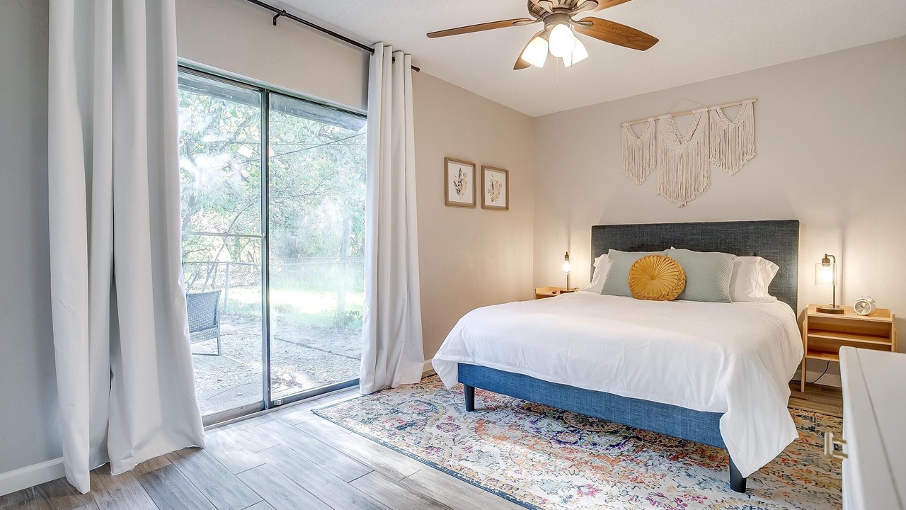 Photo of Bedroom in River Oaks
