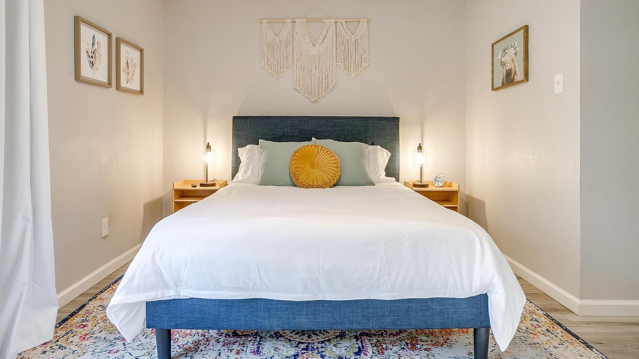 Photo of Bedroom in River Oaks