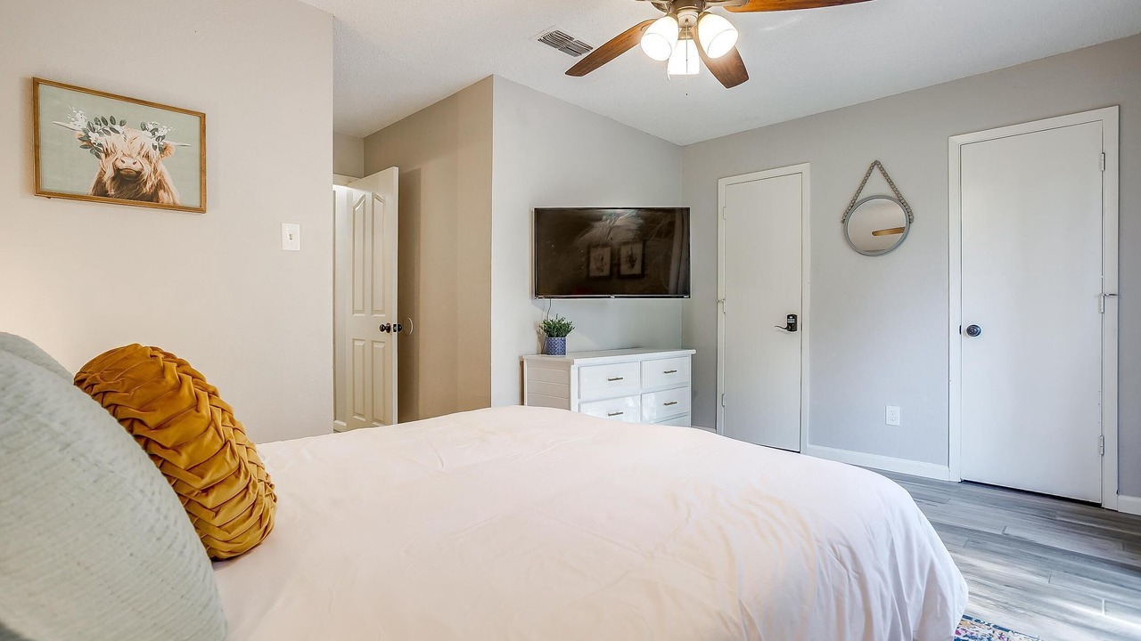 Photo of Bedroom in River Oaks