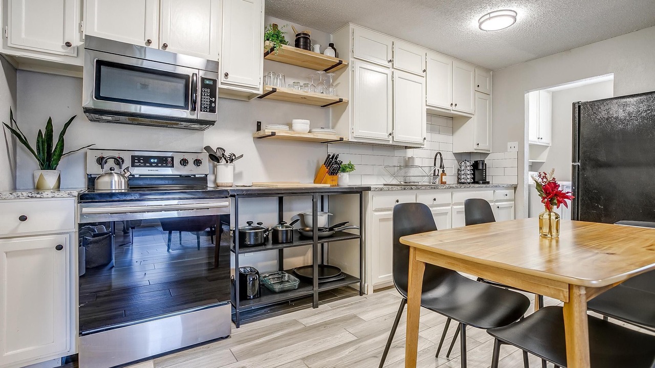 Photo of Kitchen in River Oaks
