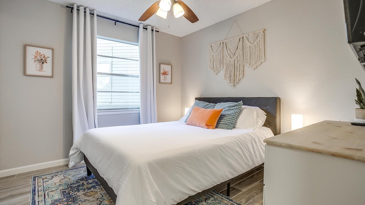 Photo of Bedroom in River Oaks