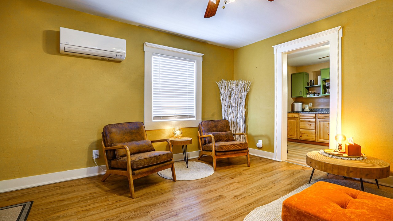 Photo of Livingroom in Truth or Consequences