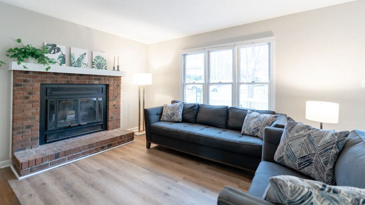 Photo of Livingroom in North Raleigh