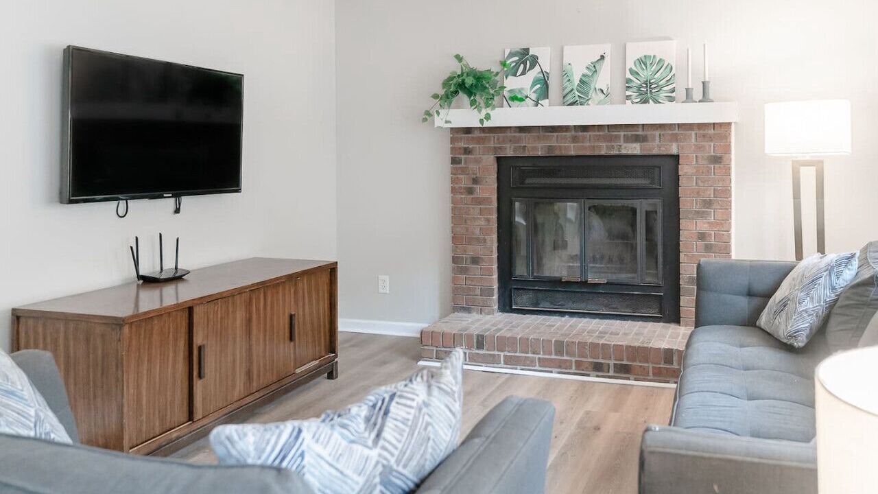 Photo of Livingroom in North Raleigh
